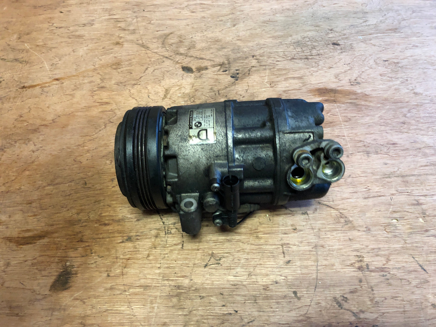 BMW E46 3 series air conditioning compressor 6905643