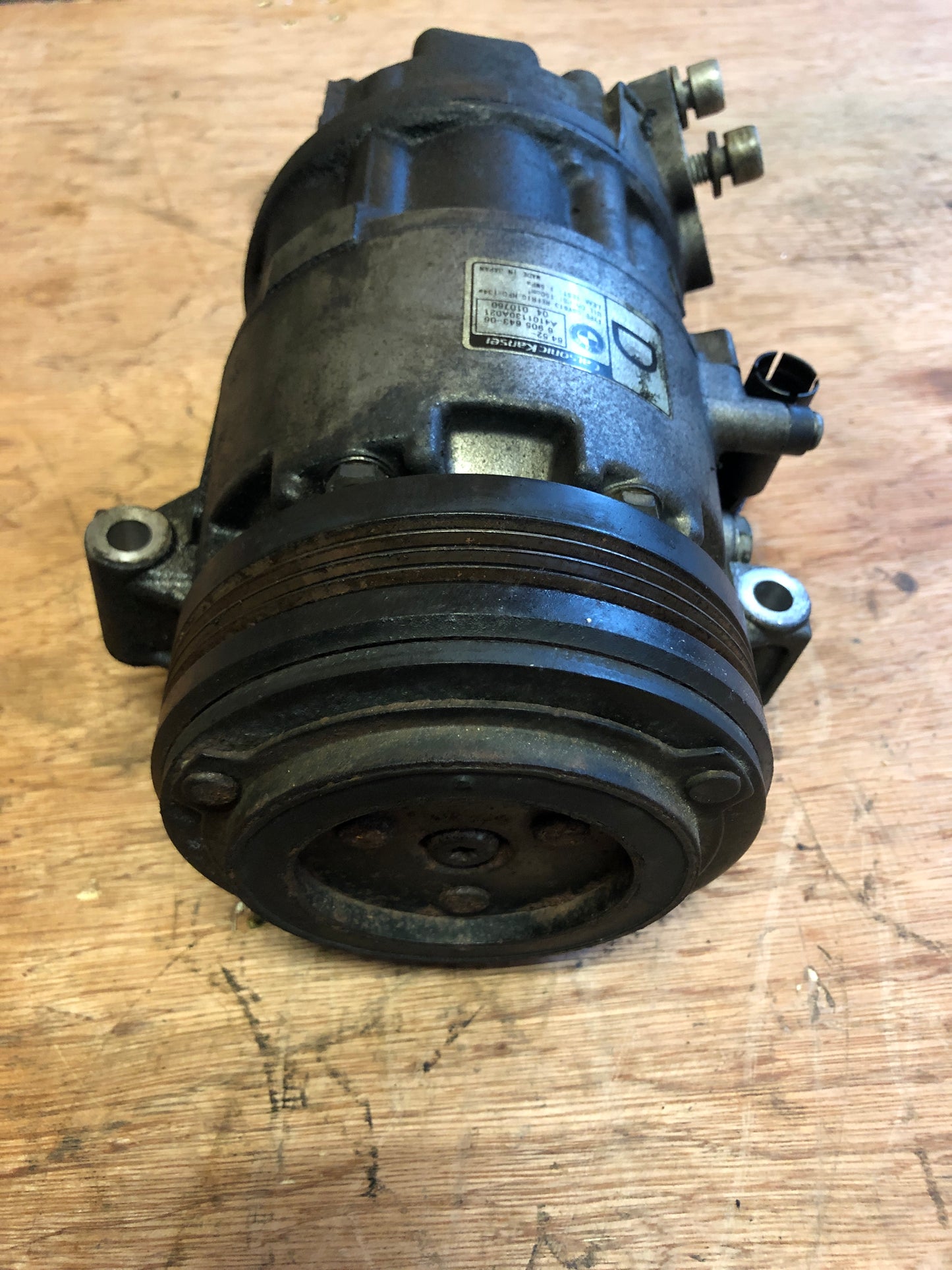 BMW E46 3 series air conditioning compressor 6905643