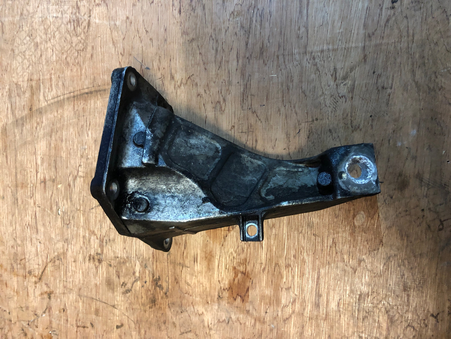 BMW E46 3 Serisi motor takozu motor takozu braketi sağ 6754185