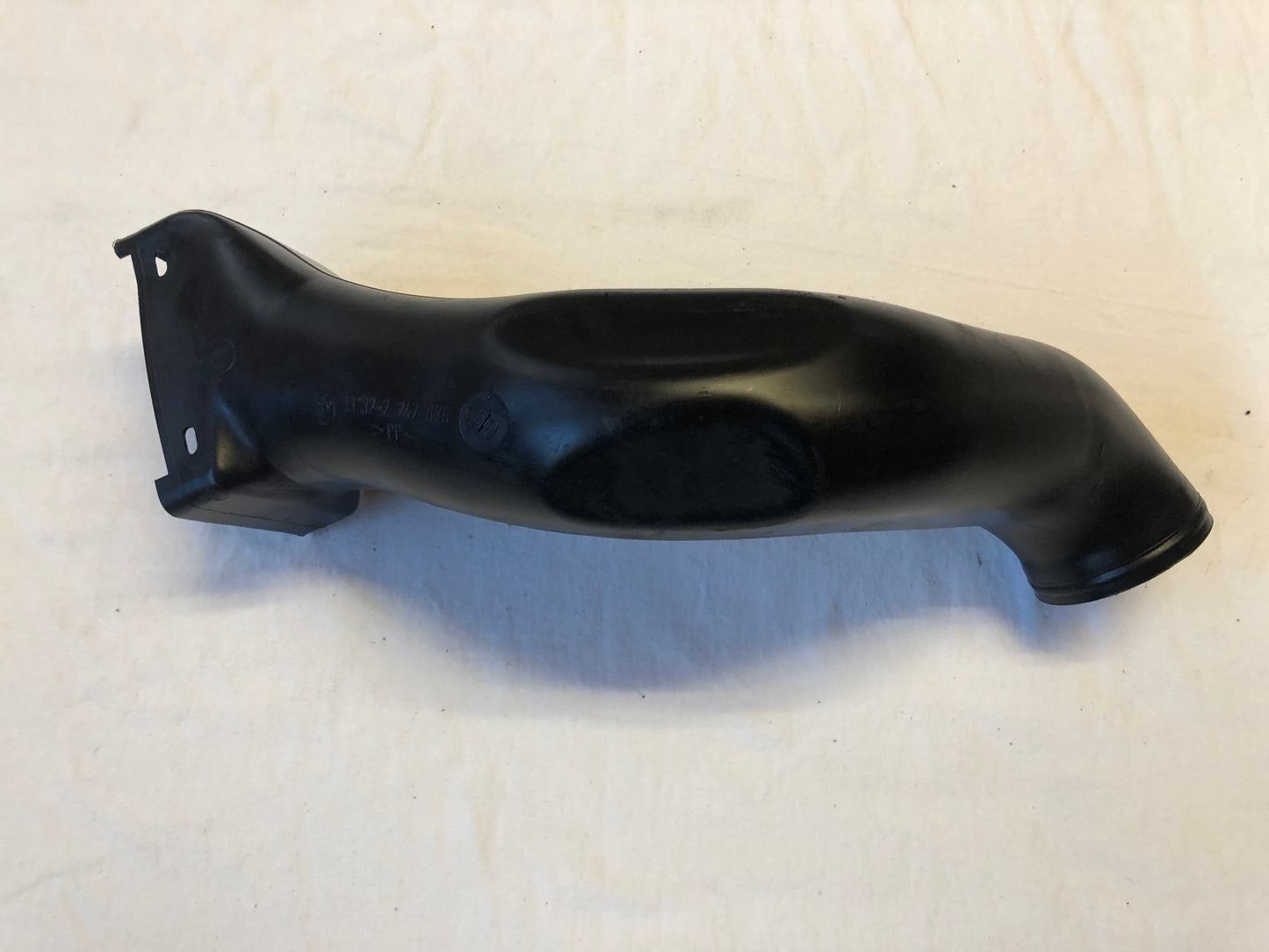 BMW E39 5 series air hose intake pipe air duct 2247826