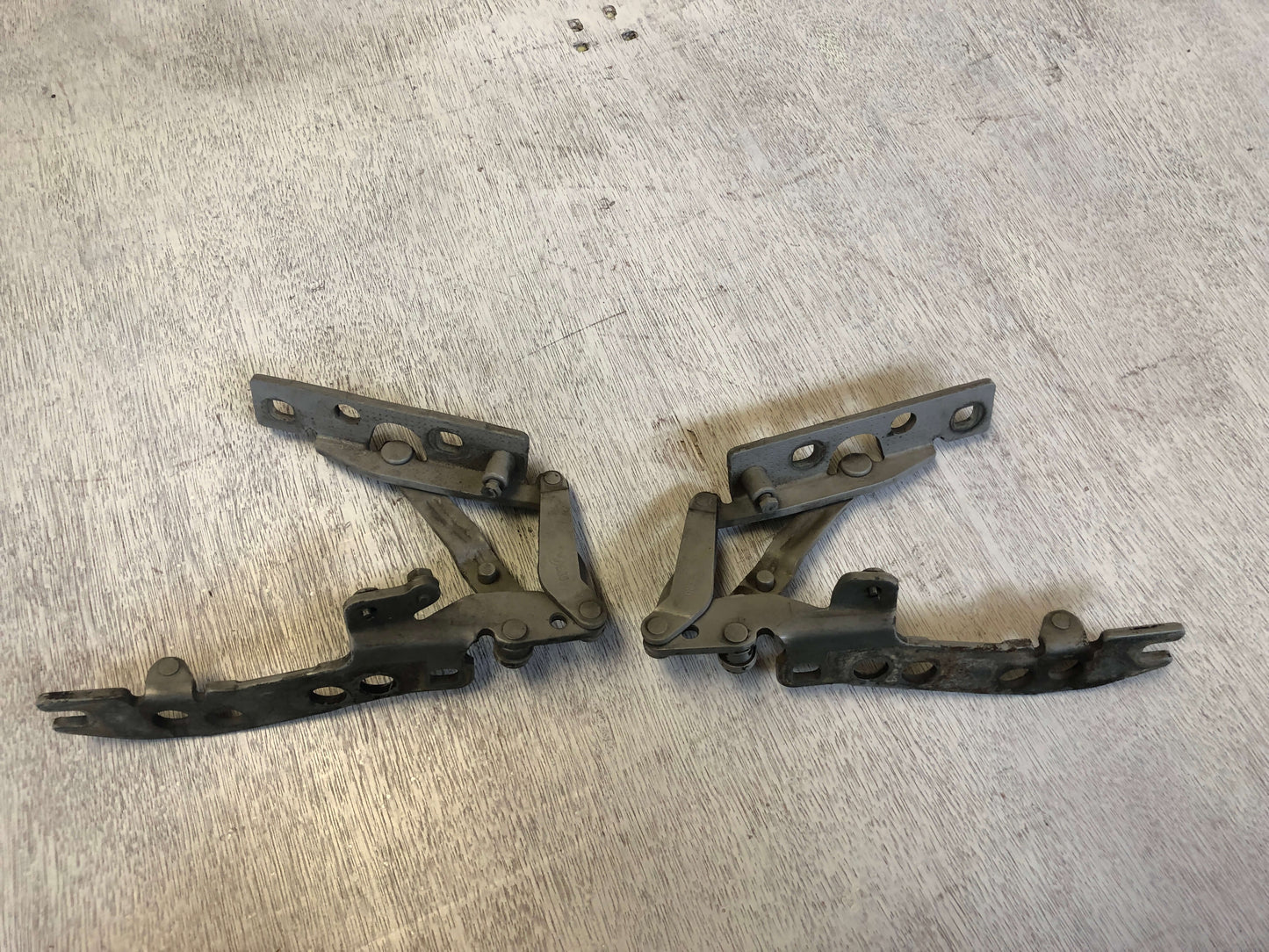 BMW E39 5 series bonnet hinge joint set titanium silver