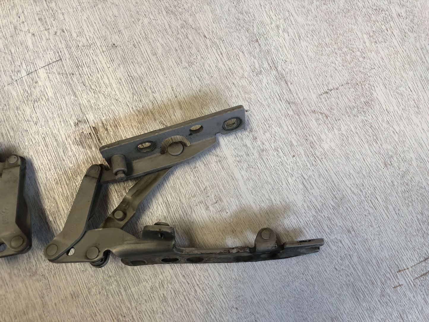 BMW E39 5 series bonnet hinge joint set titanium silver