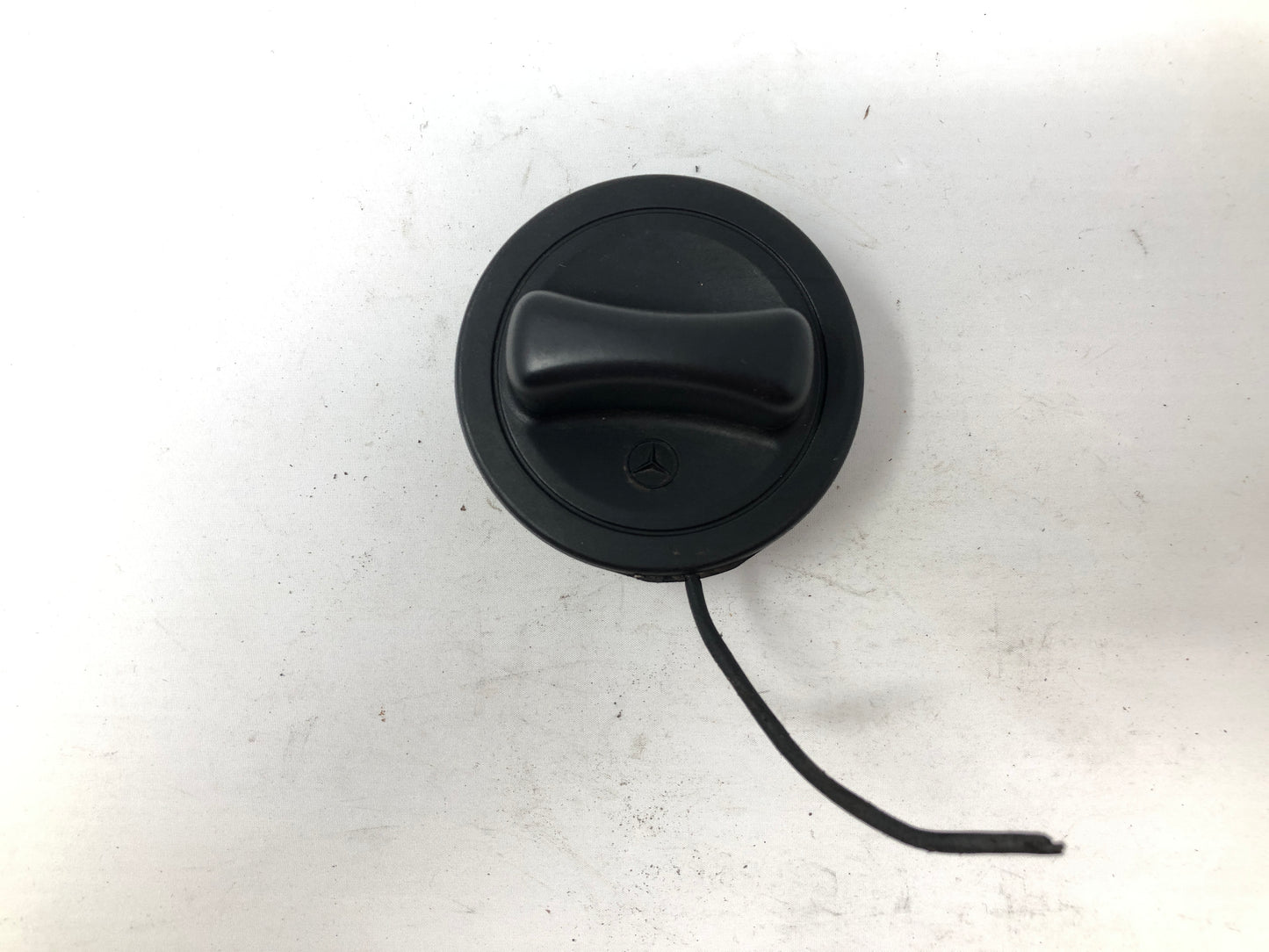 Mercedes-Benz A W168/169 fuel filler cap A2204700705