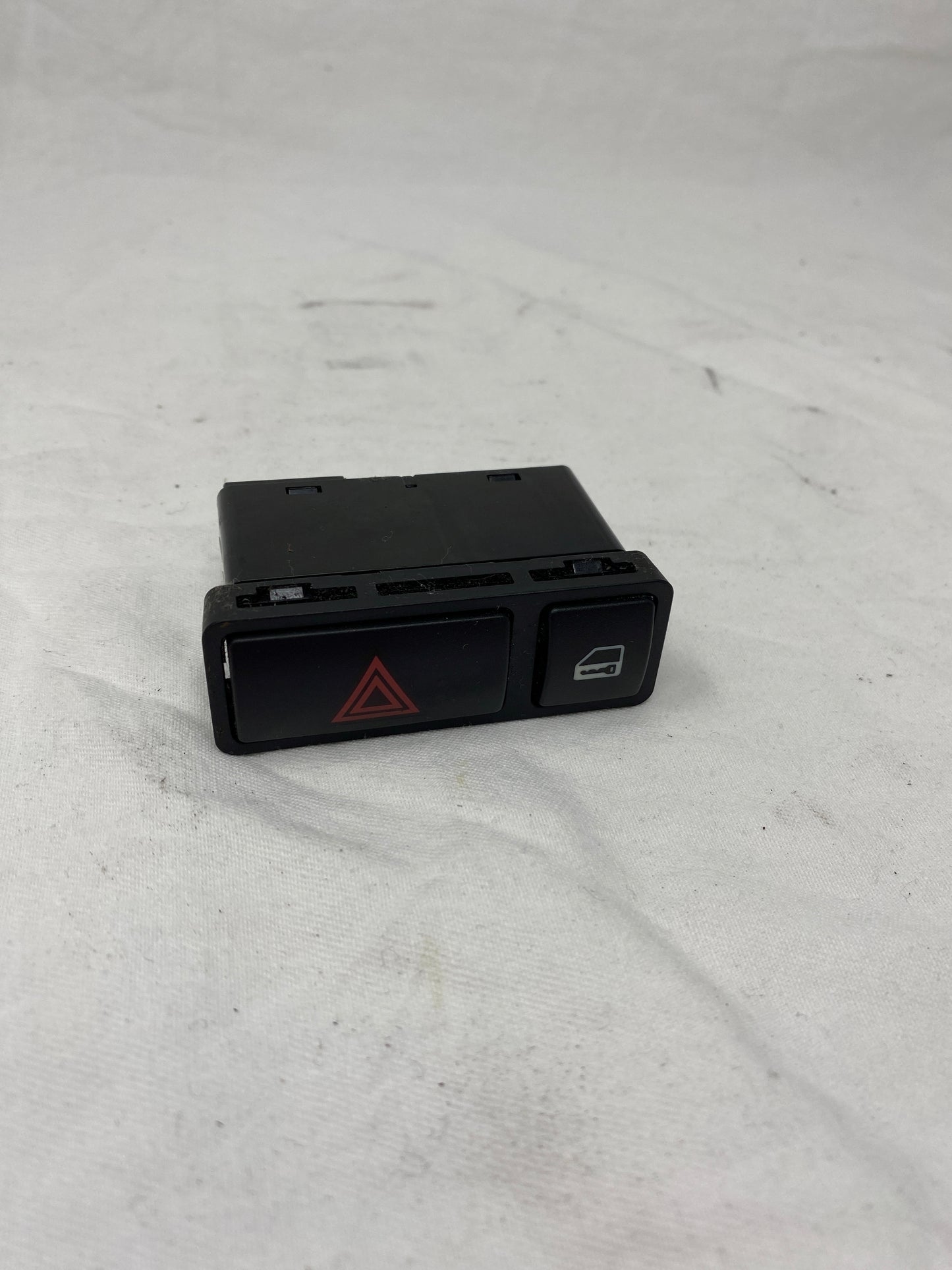 BMW E46 central locking hazard warning lights hazard warning lights switch 8368920