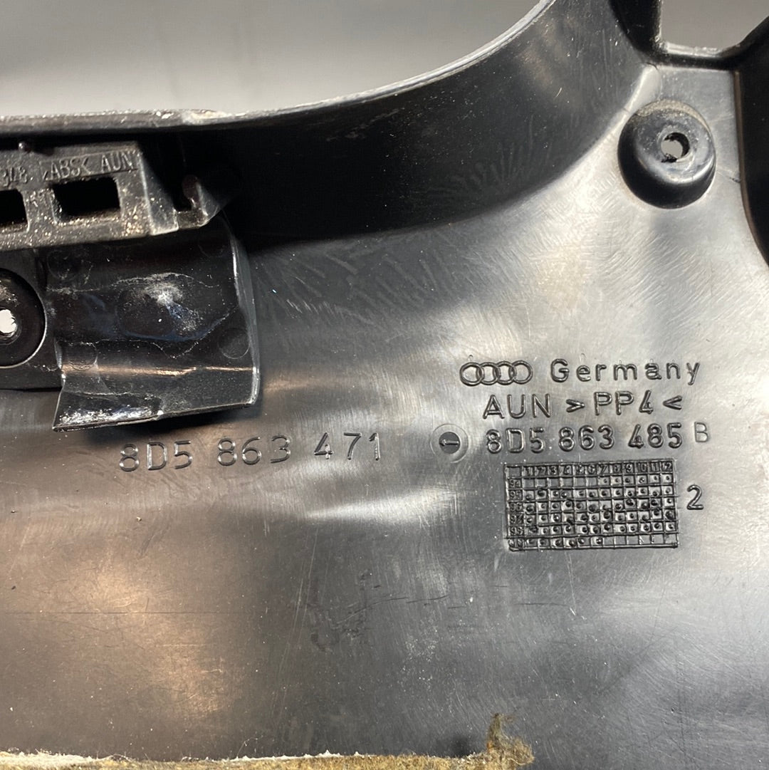 Audi A4 B5 Ladekante Kofferraum Verkleidung 8D5863471 / 8D5863485B