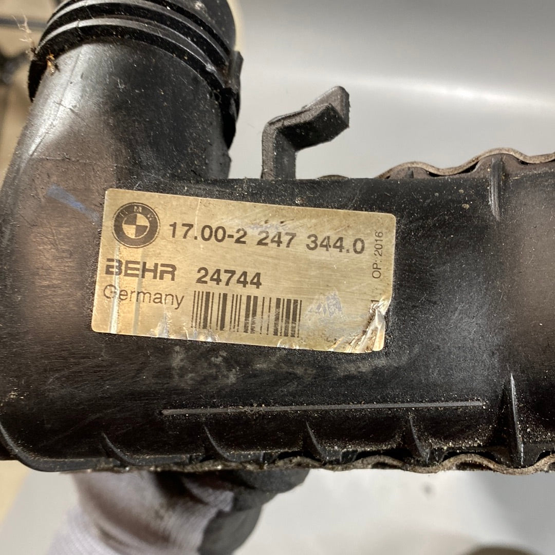 BMW 5er E39 Wasserkühler Kühler 2247345.9