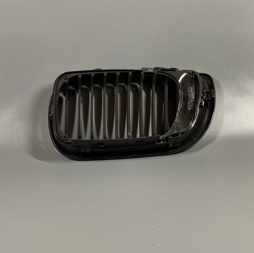 BMW E46 3er Kühlergrill Rechts Schwarz