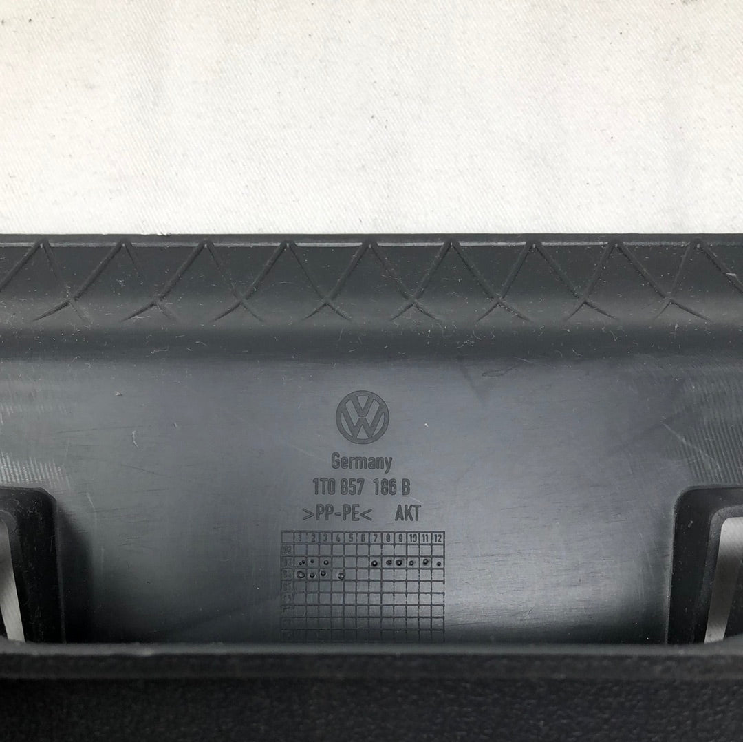 Volkswagen 1T1 Touran Verkleidung Abdeckung 1T0857186B