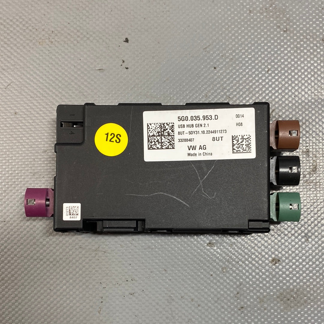 VW Audi Skoda Seat USB distribütörü dönüştürücü voltaj dönüştürücü 5G0035953D