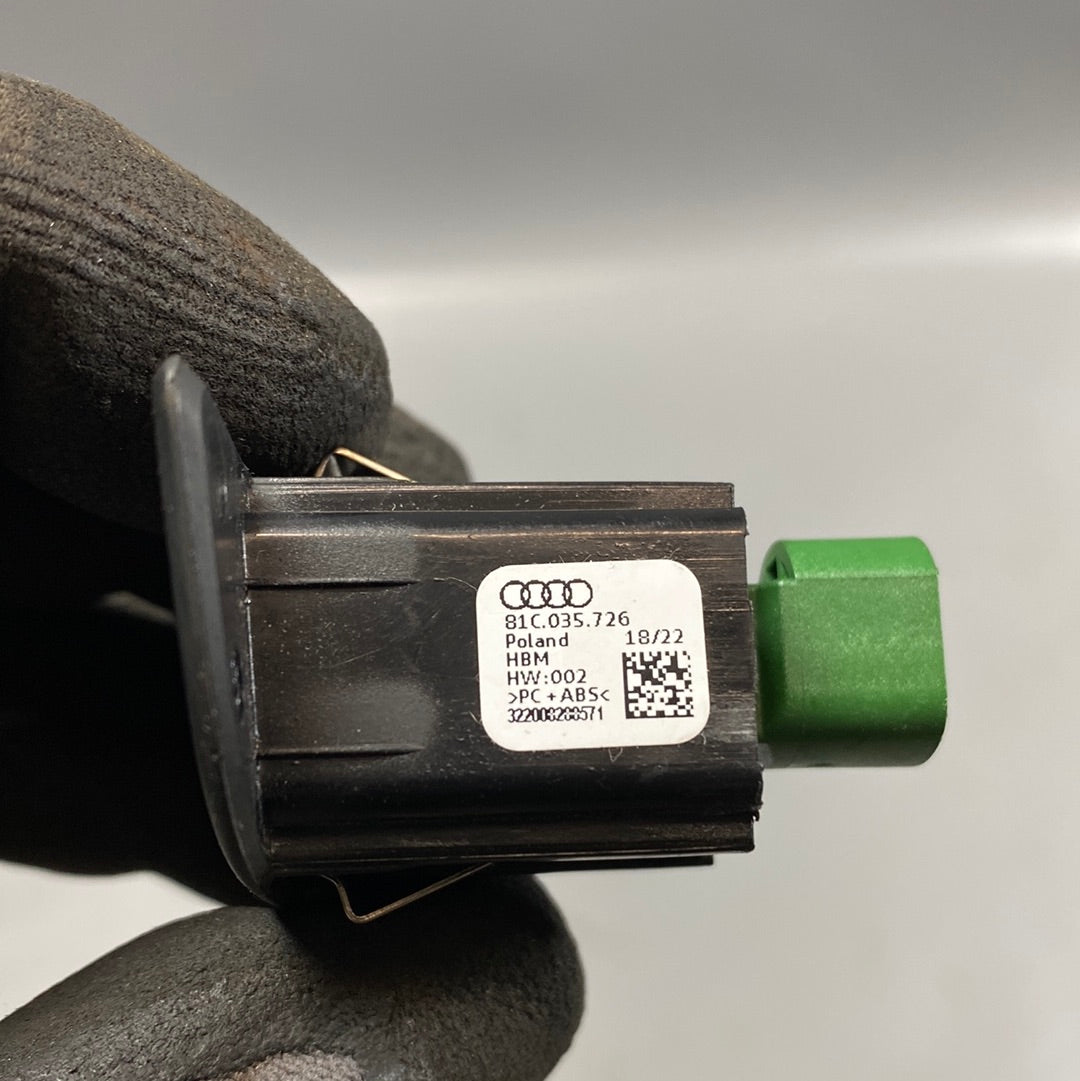 Audi Q2 USB Buchse Stecker RHD 81C035726 2022