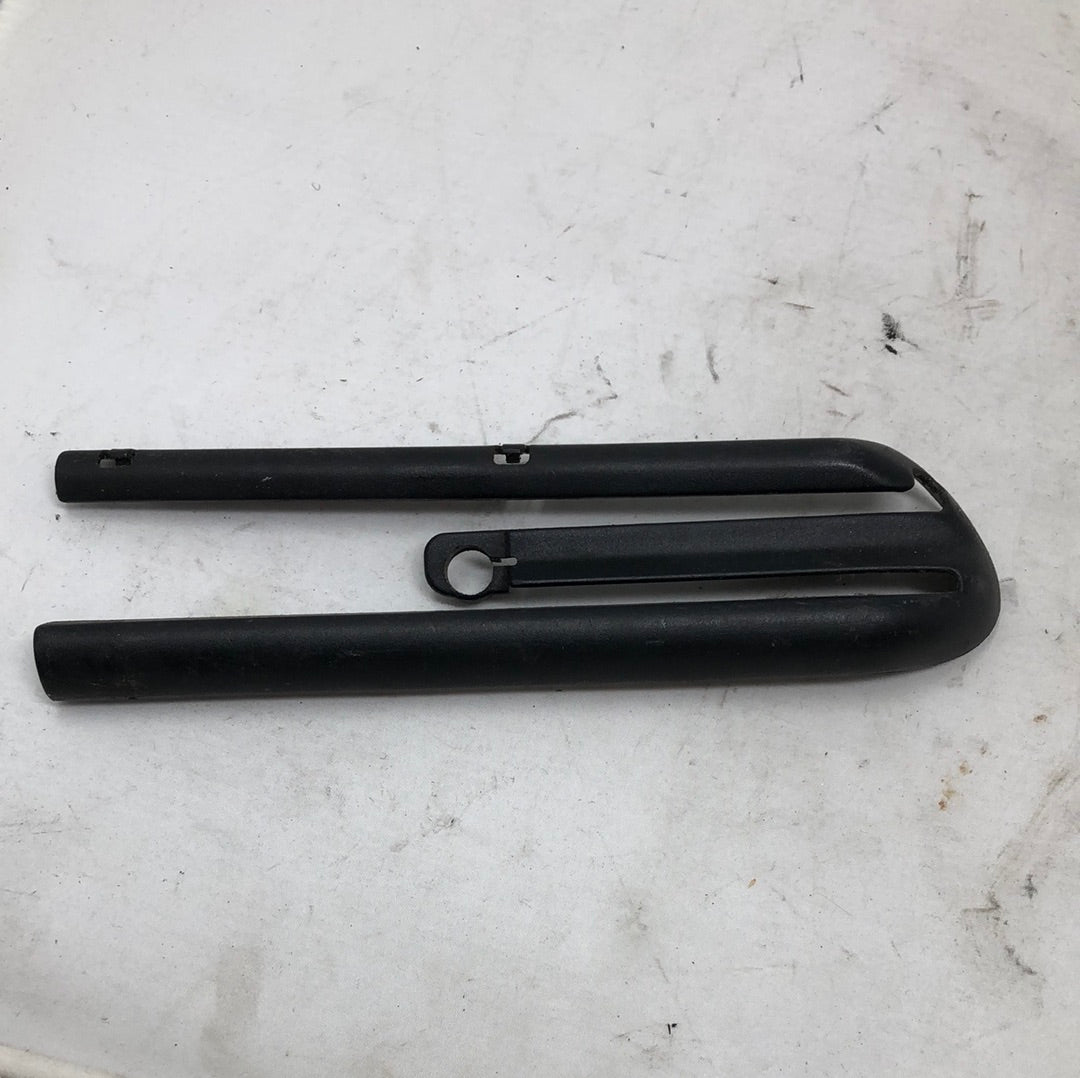 BMW E39 5 series seat rail cover black right 8207213