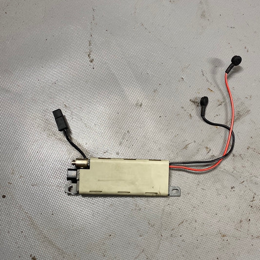 Audi A4 B5 Antennenverstärker 8D5035225D