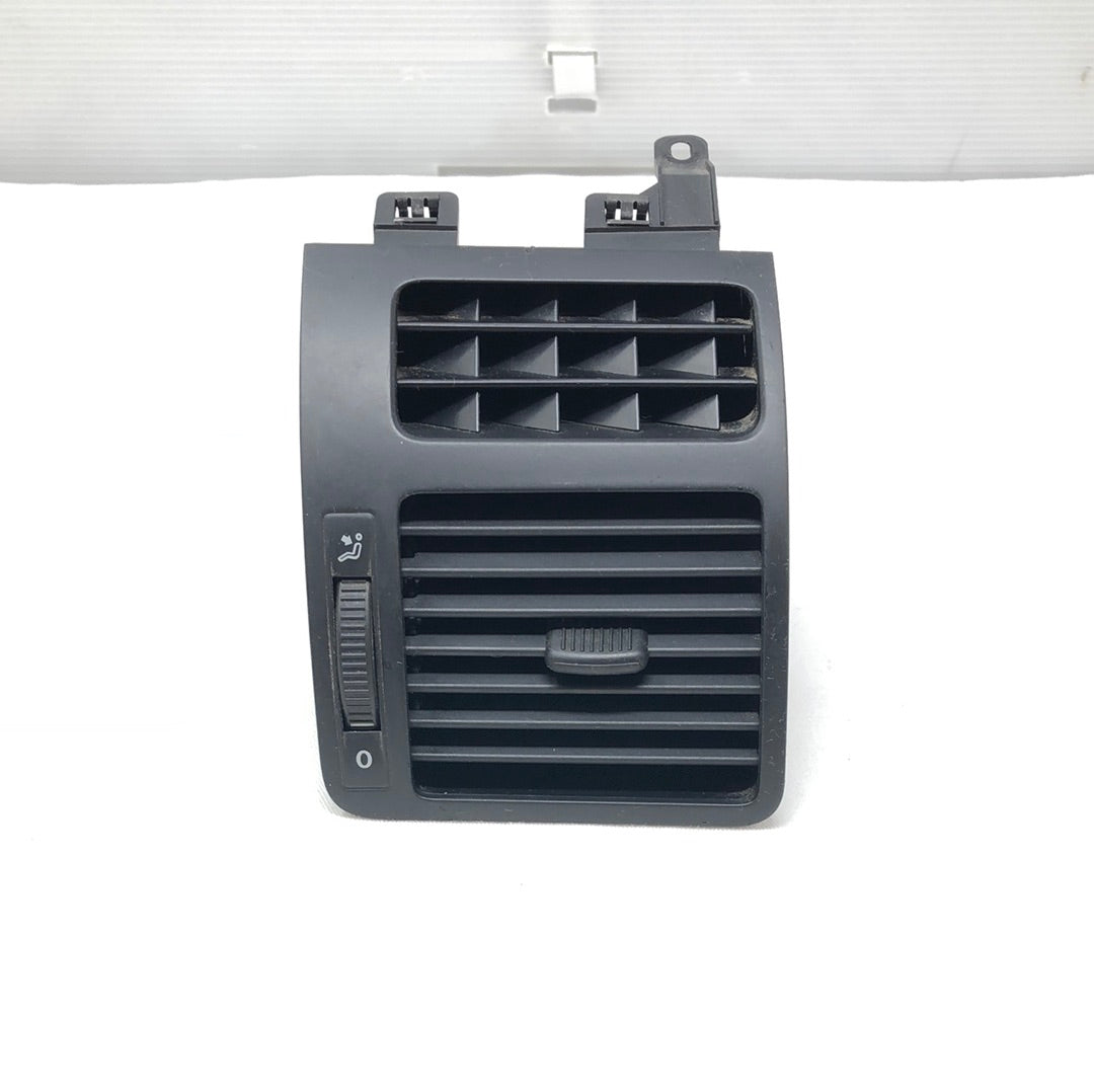 Volkswagen 1T1 Touran ventilation air vents dashboard 1T0819704A