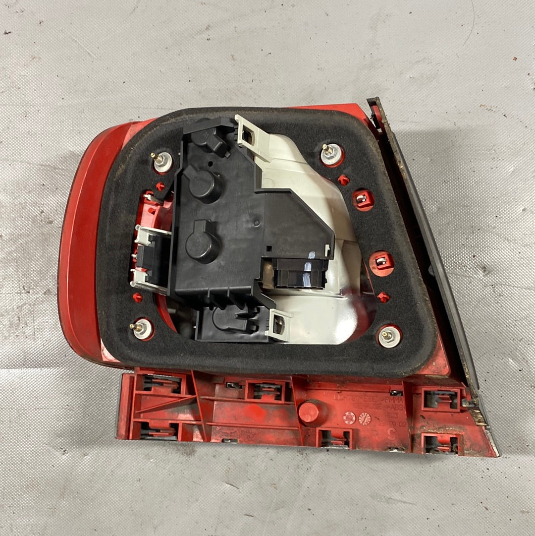 Audi A4 B5 Rückleuchte Heckleuchte rechts 8D0945096 F